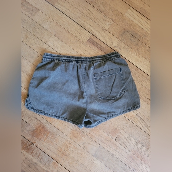 Aerie, Chambray Shorts, Washed Grey - Size‎ Small - Picture 2 of 5